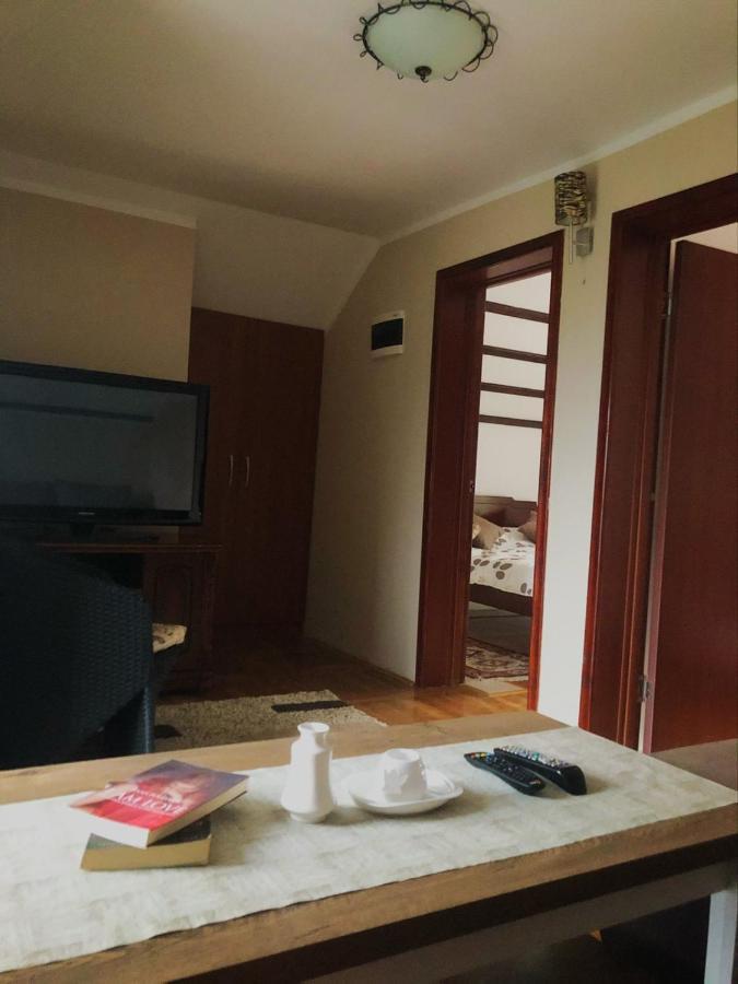 Vikendica,Bungalovi Lipska Pecina Cetinje Buitenkant foto