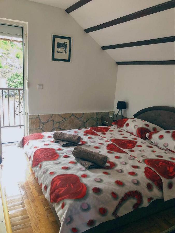 Vikendica,Bungalovi Lipska Pecina Cetinje Buitenkant foto