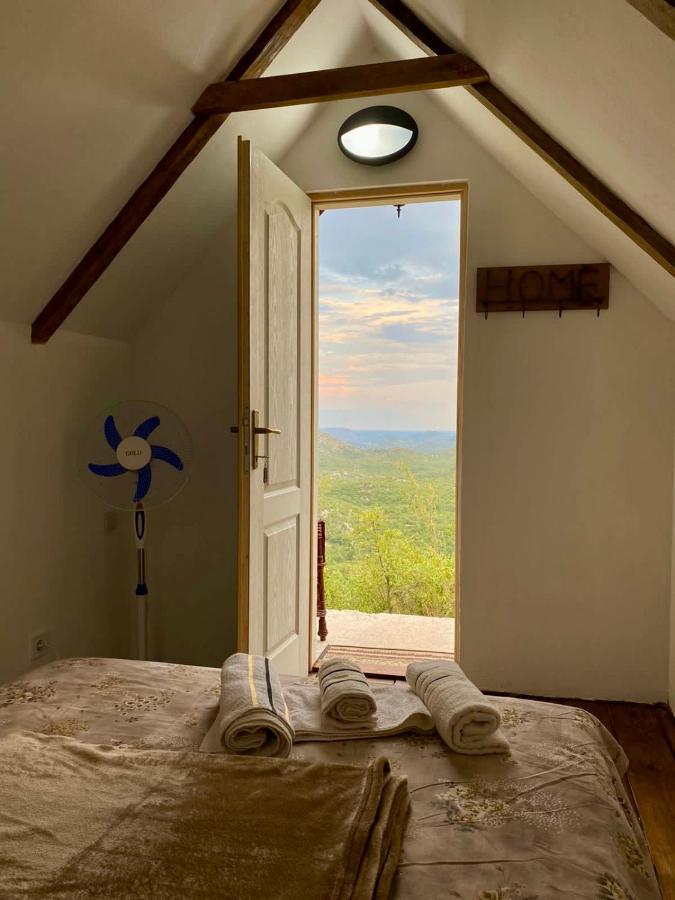 Vikendica,Bungalovi Lipska Pecina Cetinje Buitenkant foto