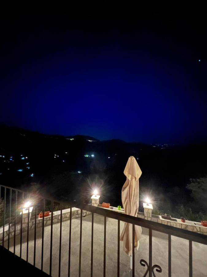 Vikendica,Bungalovi Lipska Pecina Cetinje Buitenkant foto