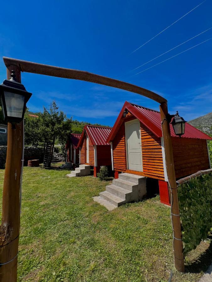Vikendica,Bungalovi Lipska Pecina Cetinje Buitenkant foto