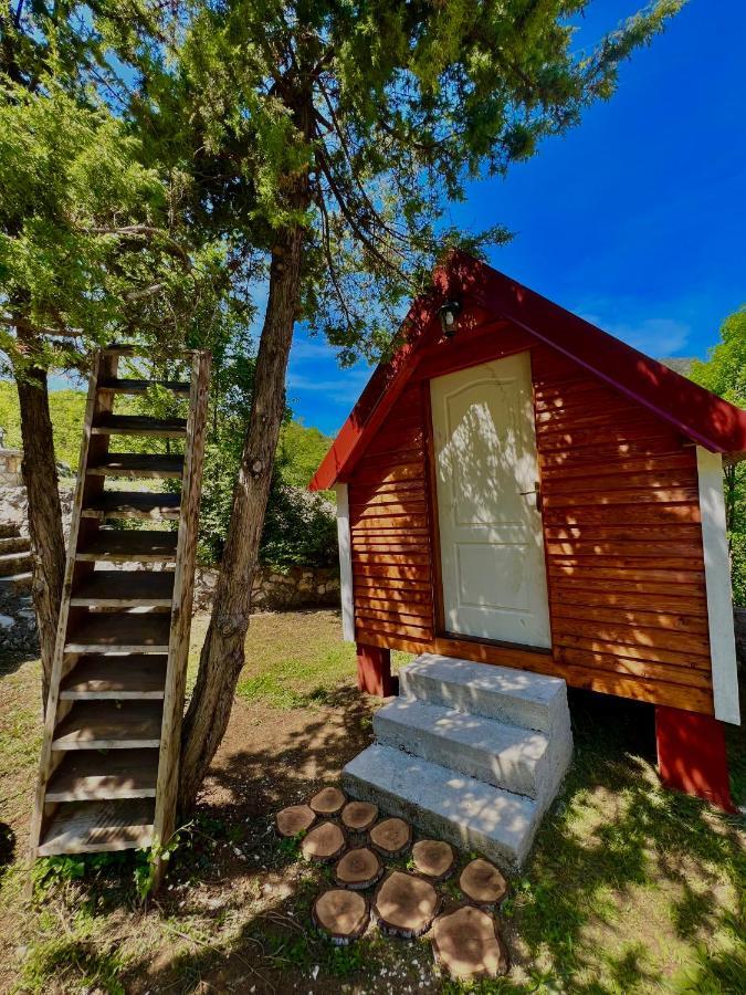 Vikendica,Bungalovi Lipska Pecina Cetinje Buitenkant foto