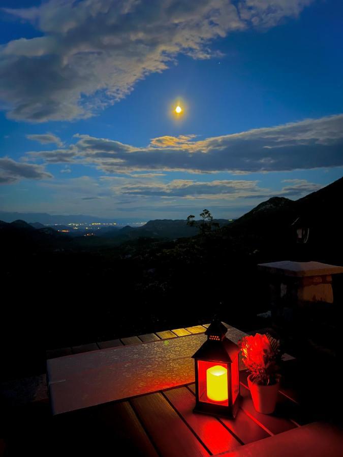 Vikendica,Bungalovi Lipska Pecina Cetinje Buitenkant foto