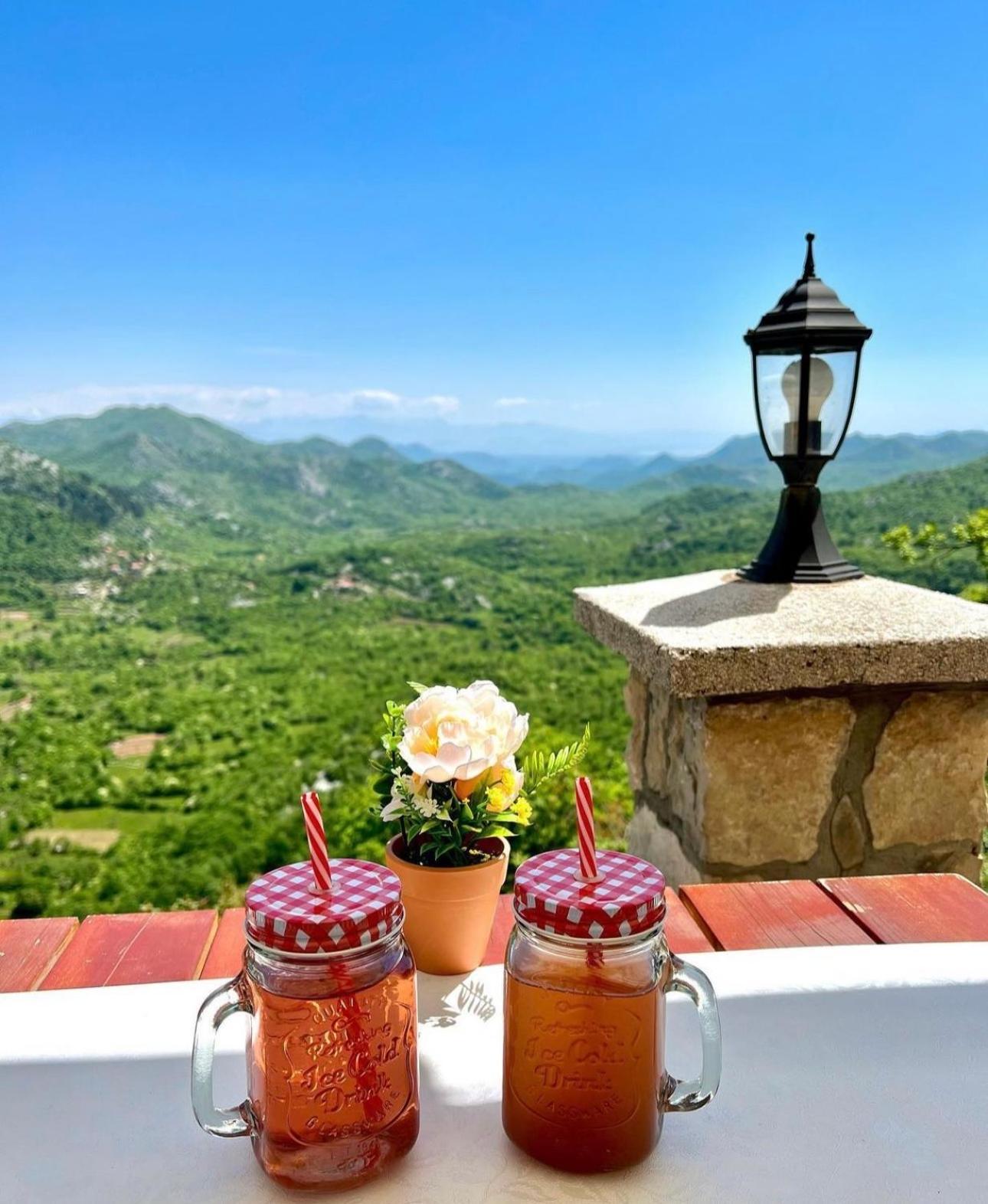 Vikendica,Bungalovi Lipska Pecina Cetinje Buitenkant foto