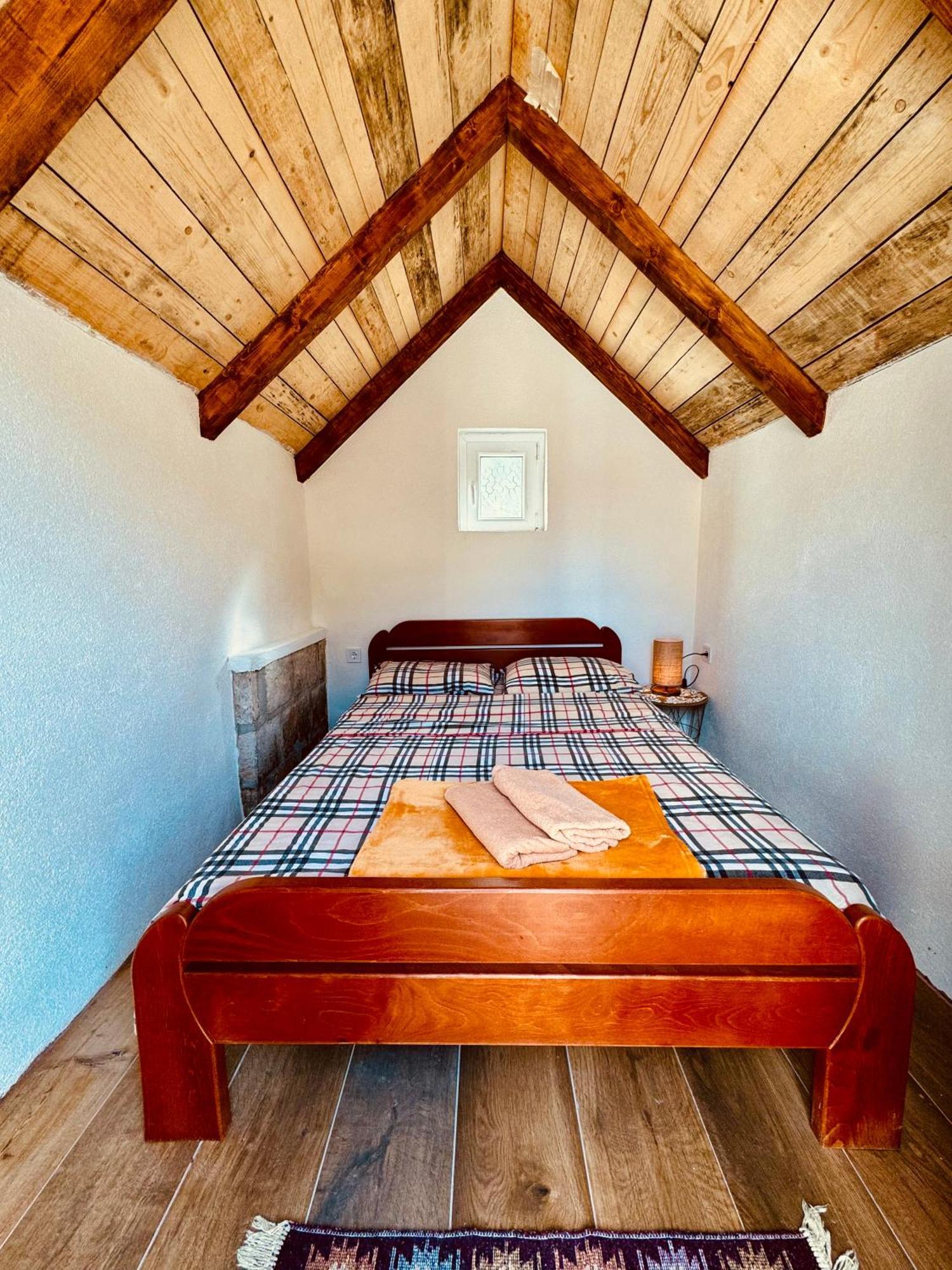 Vikendica,Bungalovi Lipska Pecina Cetinje Buitenkant foto